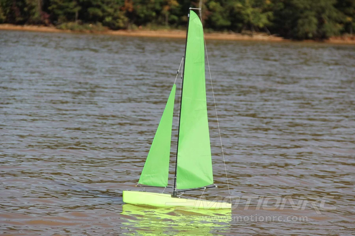 Bancroft RG65 Quickfire 650mm (26") Racing Sailboat - RTR - Image 2