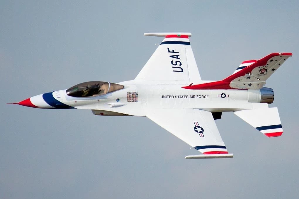 Freewing F-16C Falcon Super Scale Thunderbirds 90mm EDF Jet - ARF PLUS